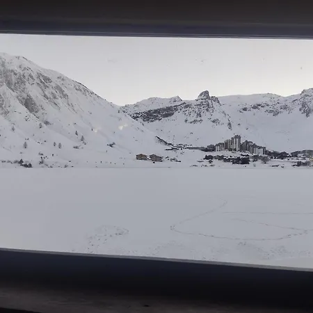 Camping Van Avec Cuisine Exterieure Proche D'Un Lac